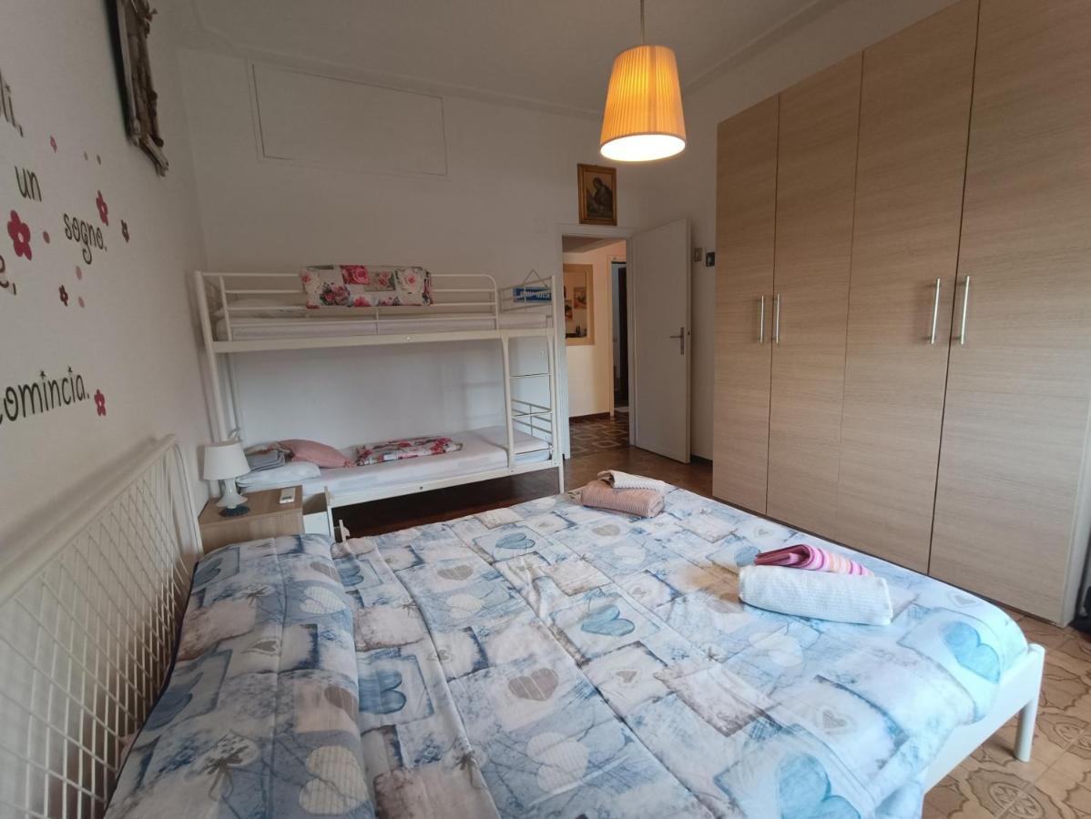 Le Palme 98 "Casa Vacanze" Лидо Ди Камайоре Екстериор снимка