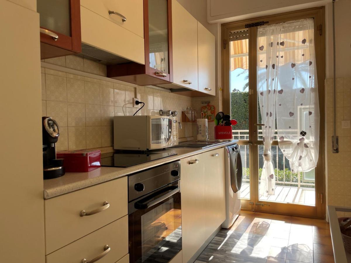 Le Palme 98 "Casa Vacanze" Лидо Ди Камайоре Екстериор снимка