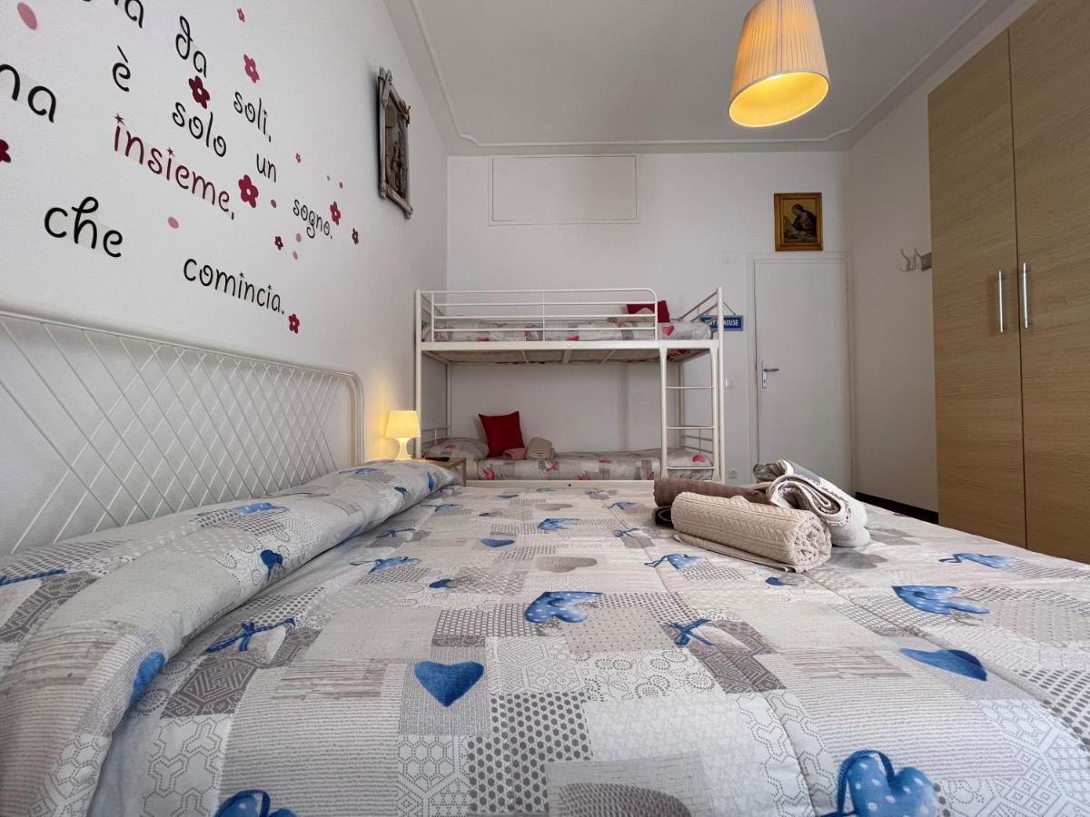 Le Palme 98 "Casa Vacanze" Лидо Ди Камайоре Екстериор снимка