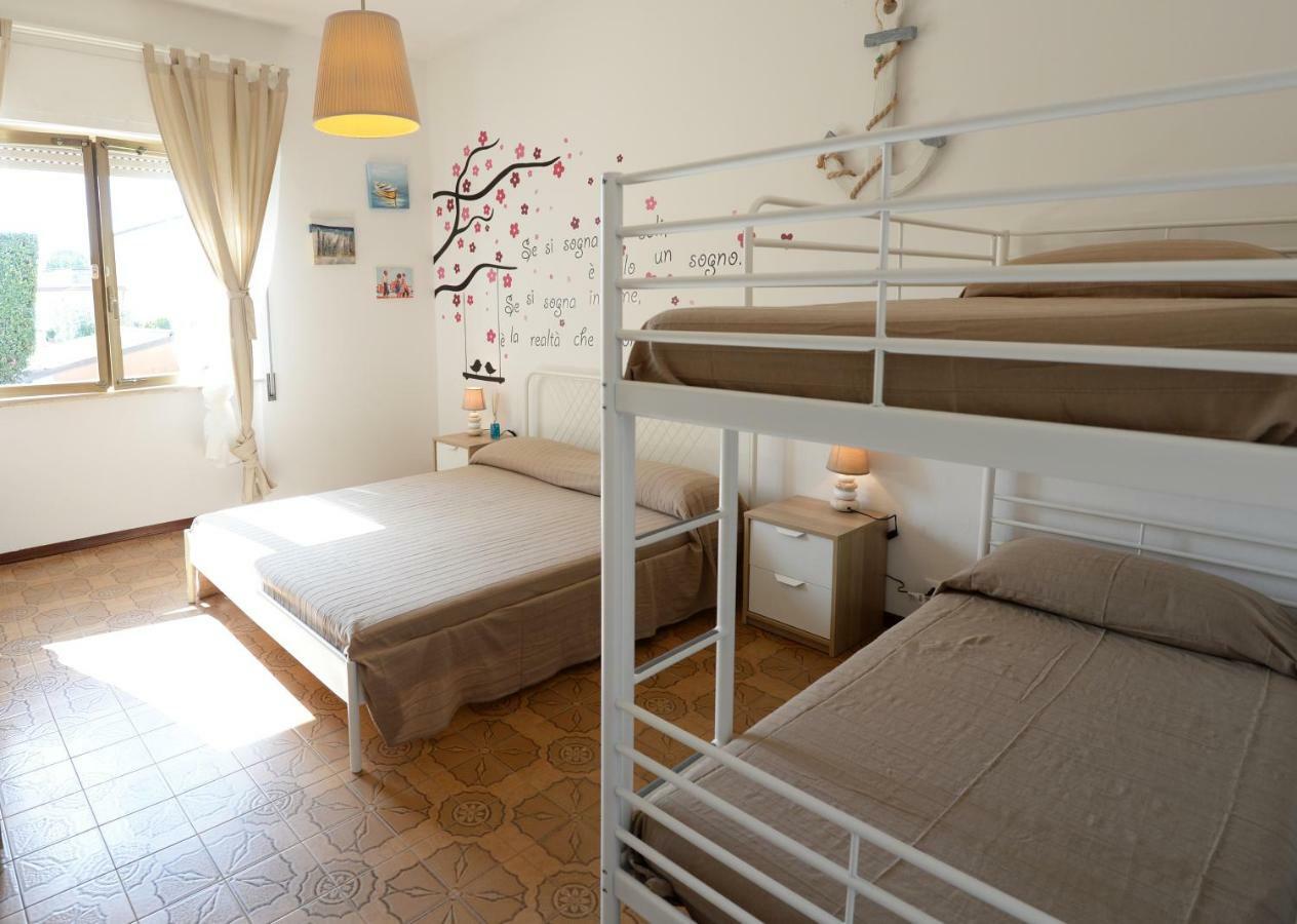 Le Palme 98 "Casa Vacanze" Лидо Ди Камайоре Екстериор снимка