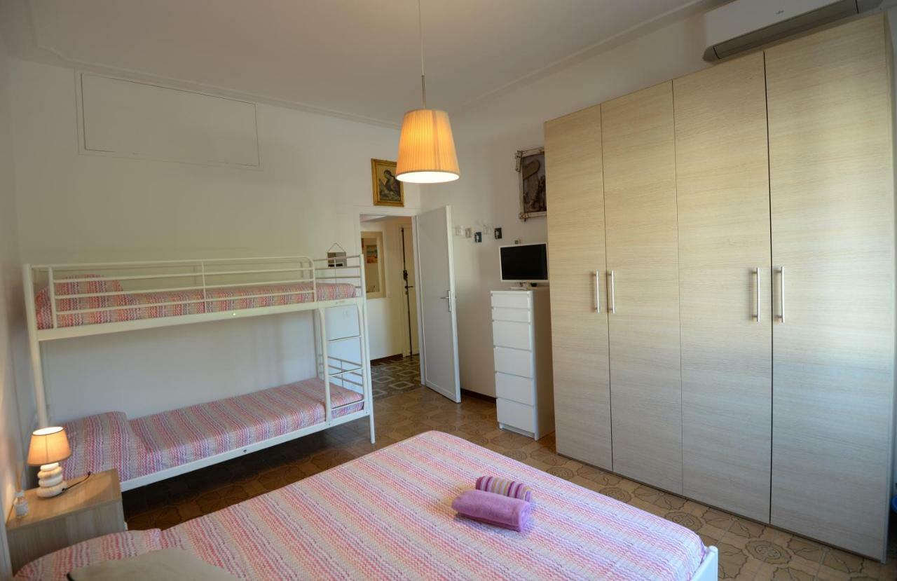 Le Palme 98 "Casa Vacanze" Лидо Ди Камайоре Екстериор снимка